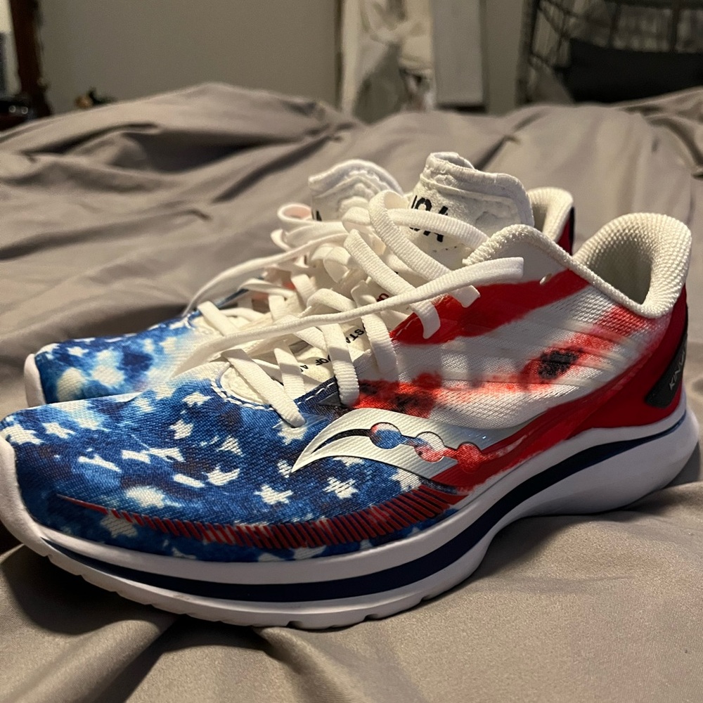 Saucony Women Running Shoes Size 8.